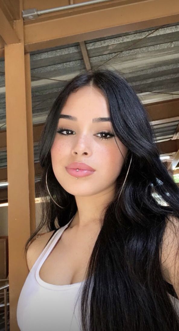 <em>Paula Velez</em>